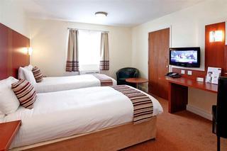 Mercure Swindon East Hotel And Spa Exteriör bild